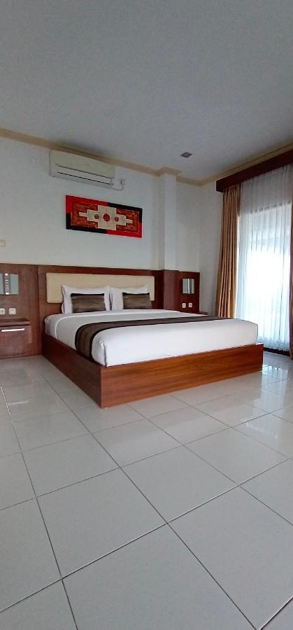 Friends Beach Hotel Kuta  Zewnętrze zdjęcie