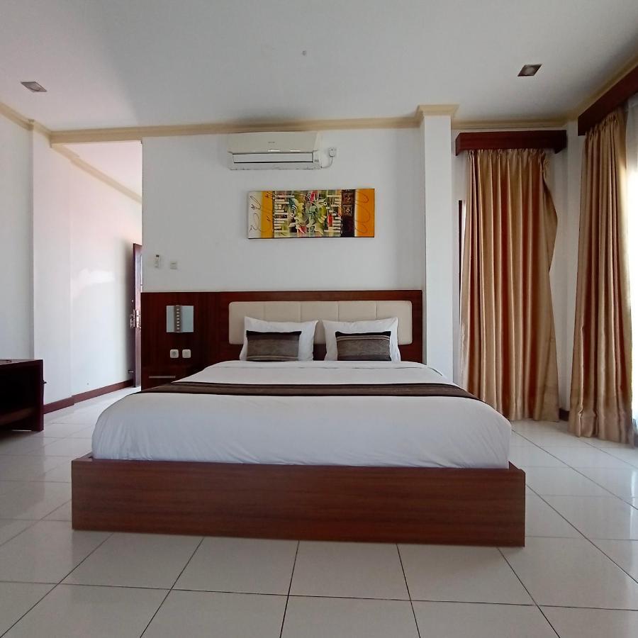 Friends Beach Hotel Kuta  Zewnętrze zdjęcie