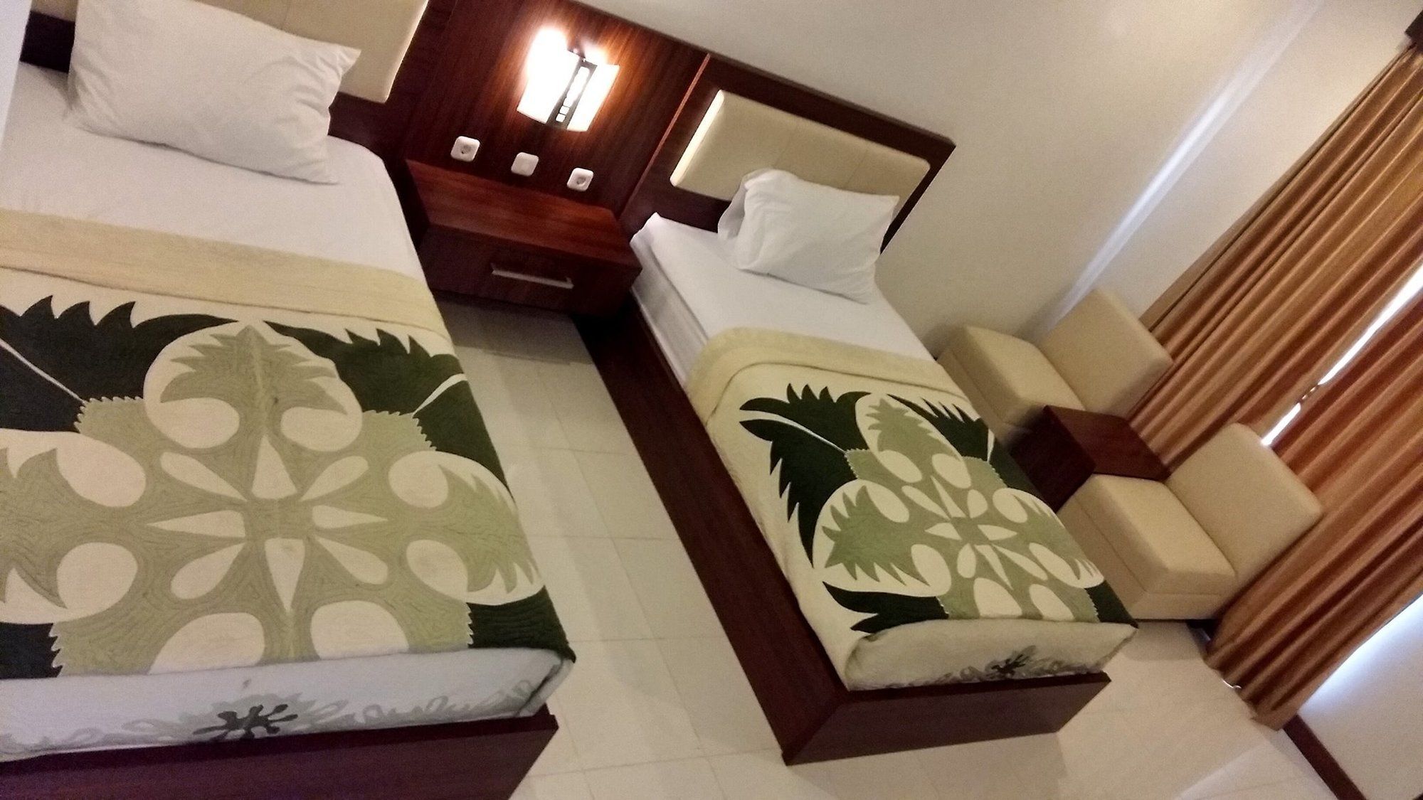 Friends Beach Hotel Kuta  Zewnętrze zdjęcie
